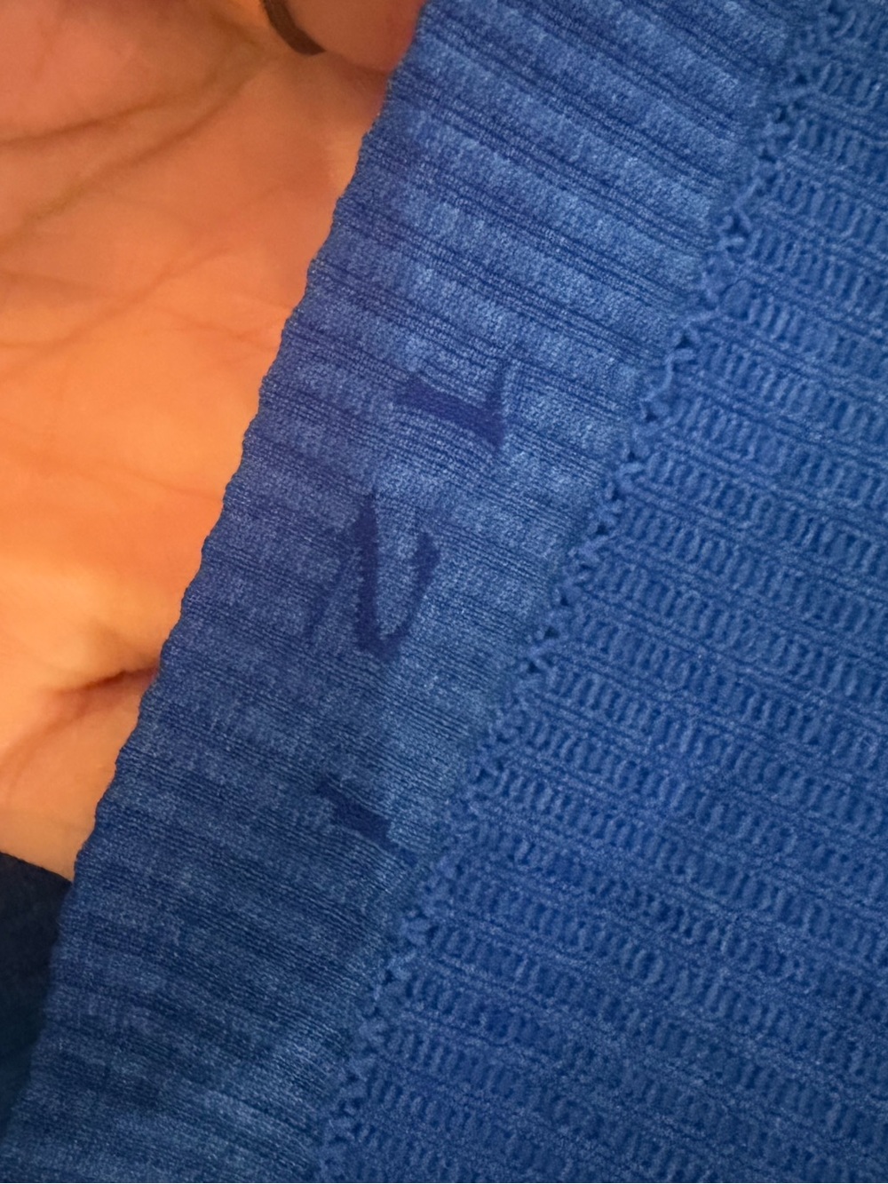 Lululemon ebb tank- size 12 - Picture 3 of 3